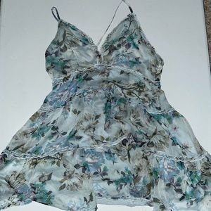 flowy, blue floral print dress. Size M